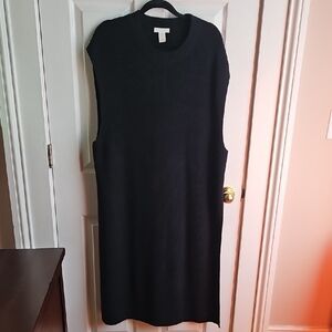 Sleeveless Black Knit Shift Vest